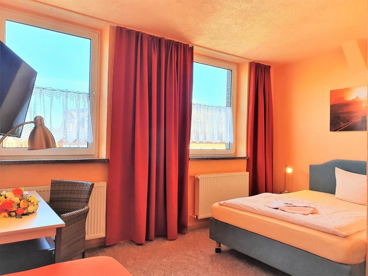 Hotel-Pension Gruene Linde ديلتزش المظهر الخارجي الصورة