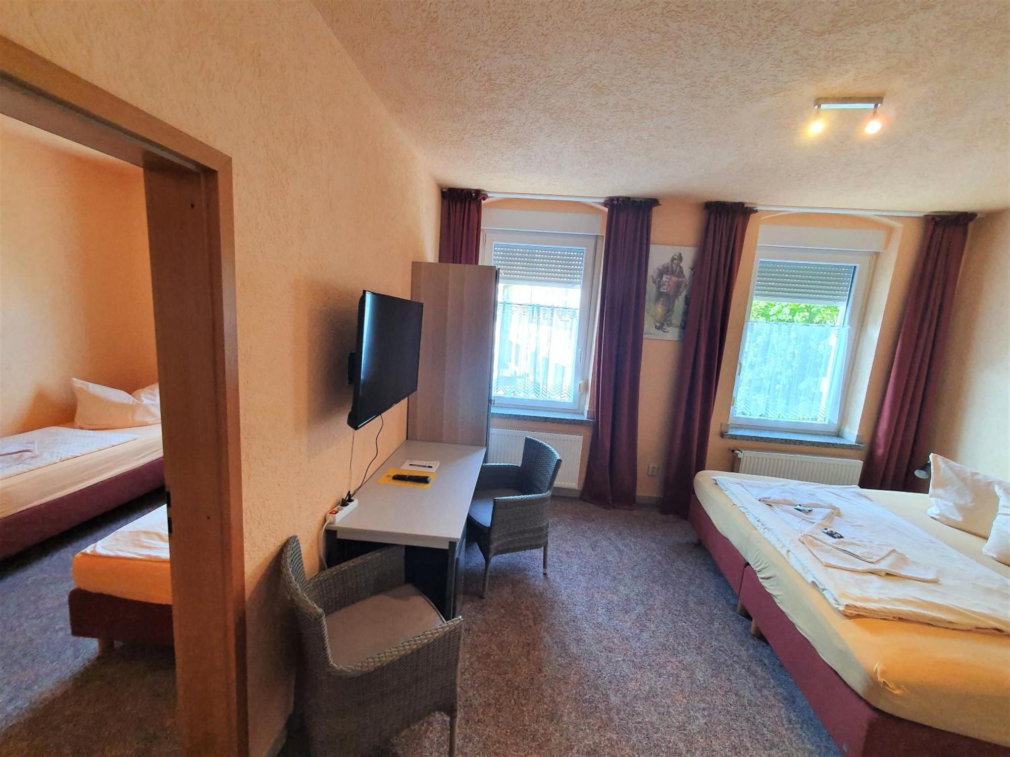 Hotel-Pension Gruene Linde ديلتزش الغرفة الصورة