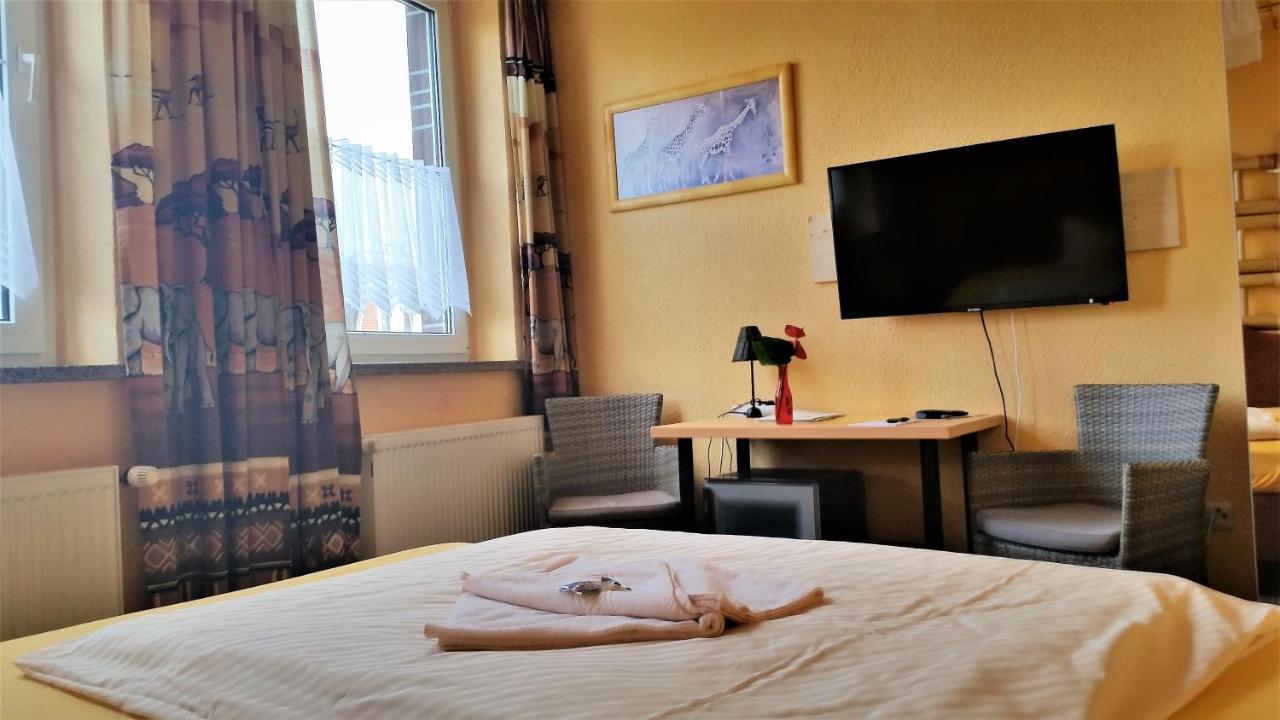 Hotel-Pension Gruene Linde ديلتزش المظهر الخارجي الصورة